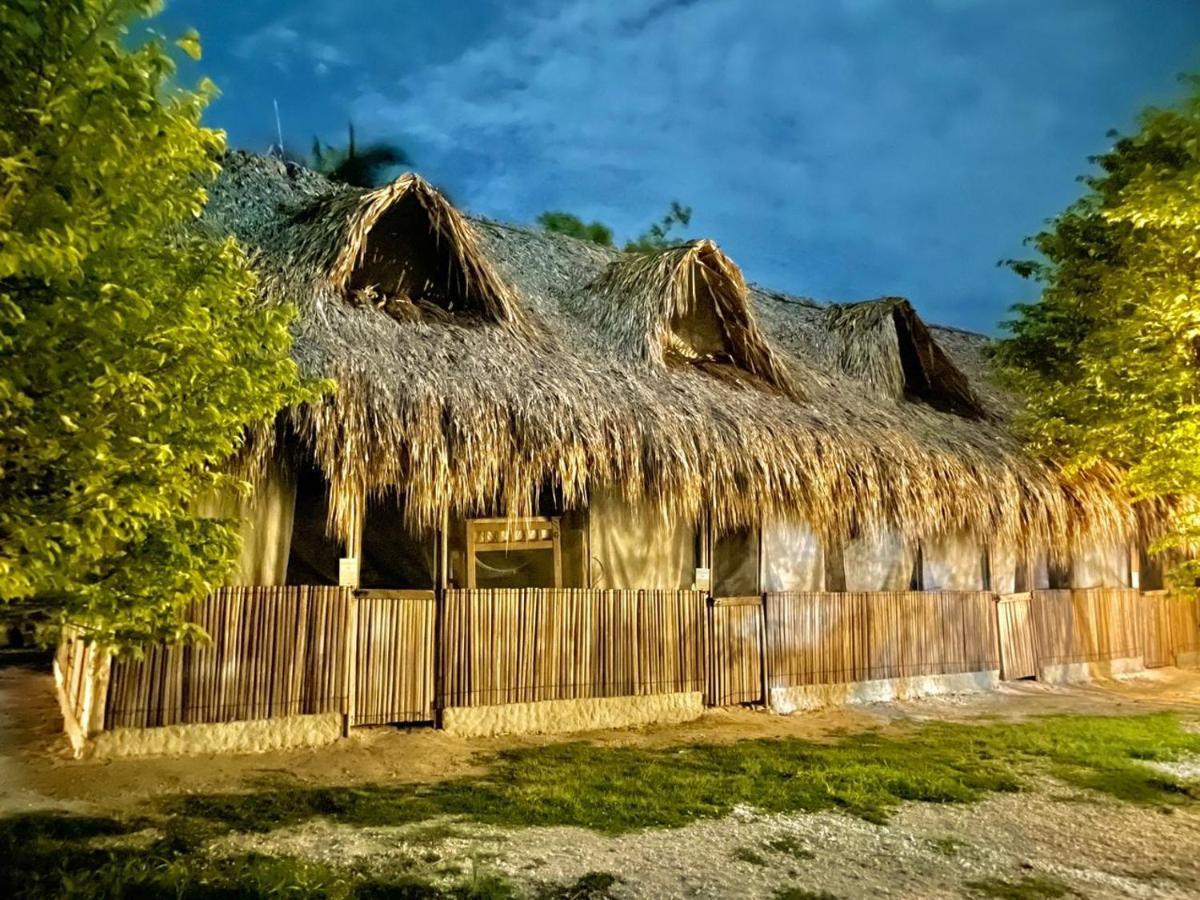 Mistica Island Hostel - Isla Palma Bagian luar foto