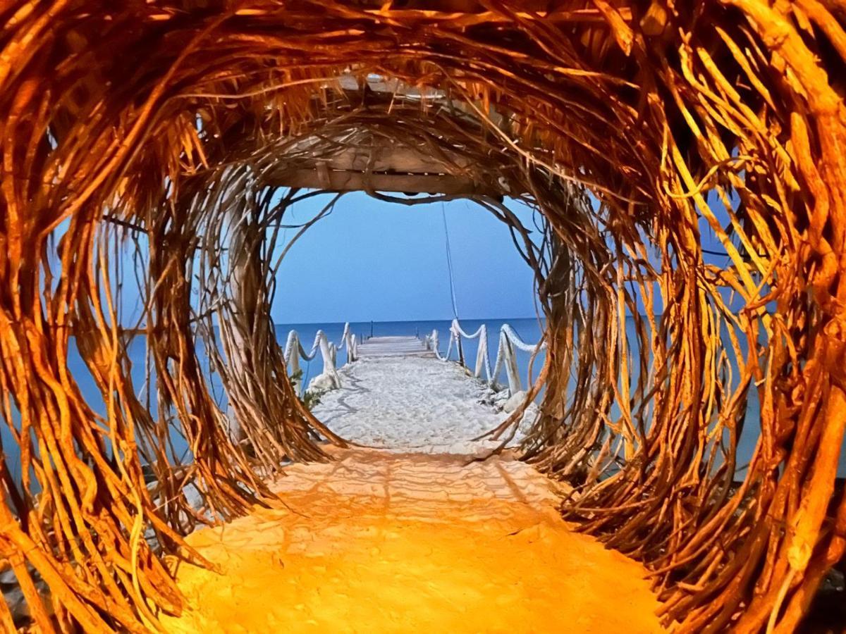 Mistica Island Hostel - Isla Palma Bagian luar foto