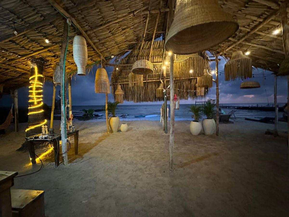 Mistica Island Hostel - Isla Palma Bagian luar foto