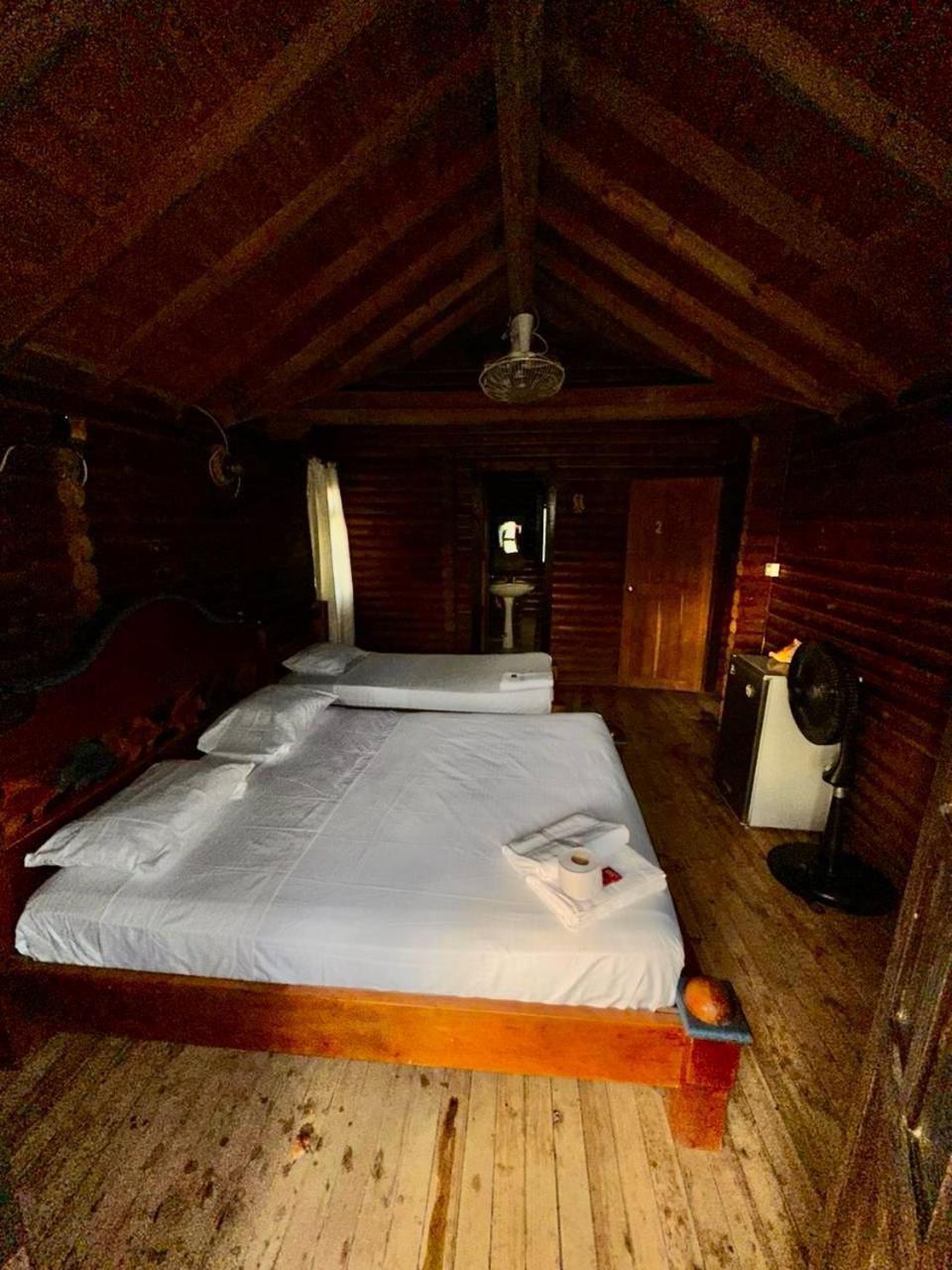 Mistica Island Hostel - Isla Palma Bagian luar foto